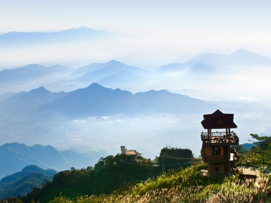 Trải qua một ngày ở đây, bạn có thể tận hưởng khí hậu của cả bốn mùa. Ảnh: Phước Bình.