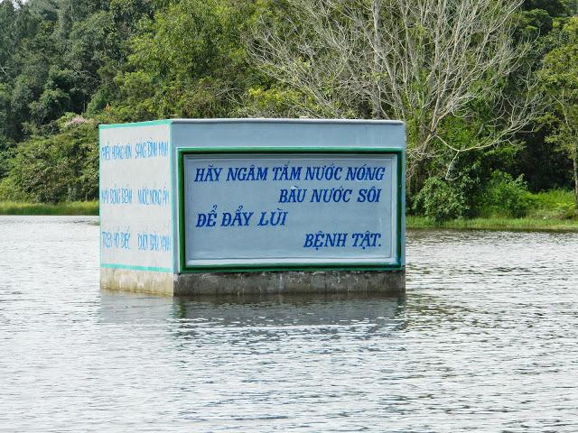 Bàu Nước Sôi. Ảnh: imhoangtram