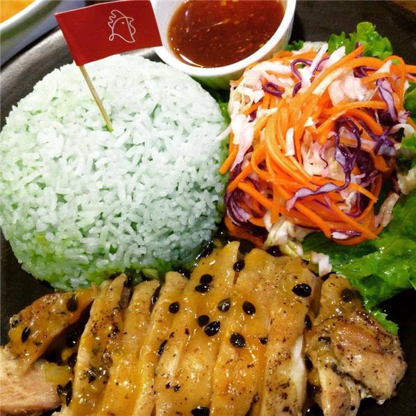 Bạn có thể thưởng thức nét tinh tế đặc trưng của ẩm thực Thái Lan ngay trên đất Thủ đô chỉ với giá 55.000 đồng/suất. (Ảnh: Internet)