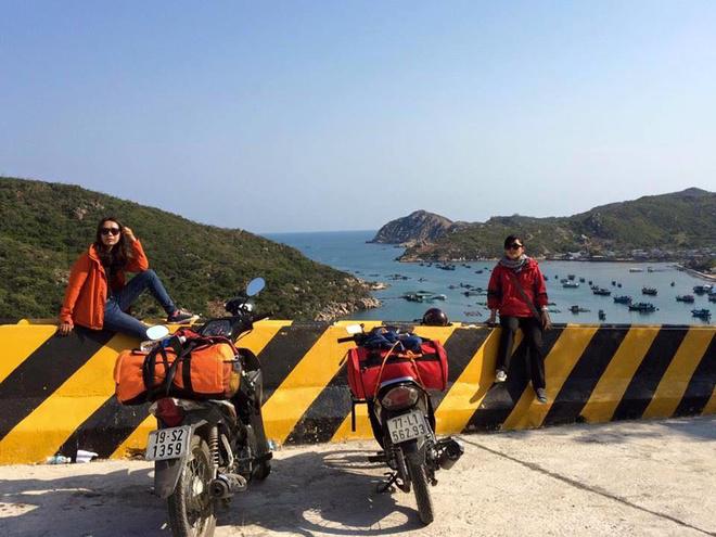Hạnh phúc của kẻ lang thang là những điều bất ngờ không biết trước, là niềm tin không lùi bước. Ở nơi xứ xa, Hải Yến nhận được rất nhiều sự giúp đỡ của người dân địa phương, từ việc nấu cho ăn, cho ngủ nhờ, chỉ đường dẫn lối nhiệt tình... Cô gái ví von chuyến đi là “Số Đỏ” của cuộc đời ngao du.