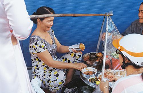 Bánh mì với hương vị đặc trưng khiến bạn không thể không nhớ đến khi nghĩ về thành phố. Ảnh: Phong Vinh