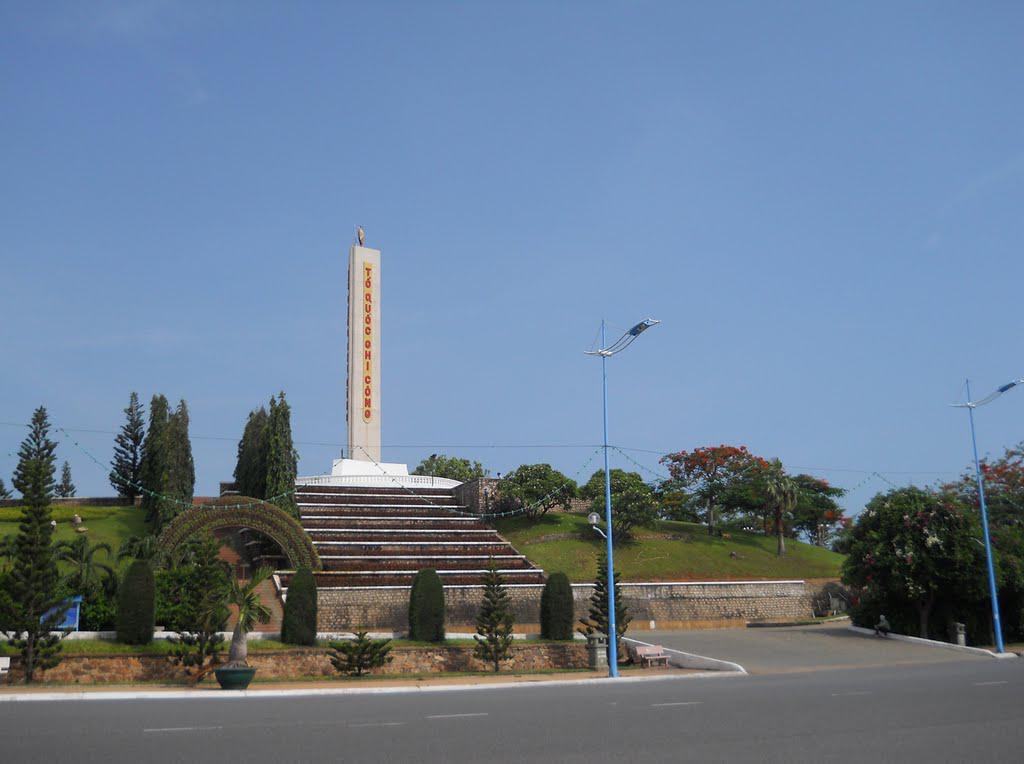 Đài liệt sĩ. Ảnh: Panoramio