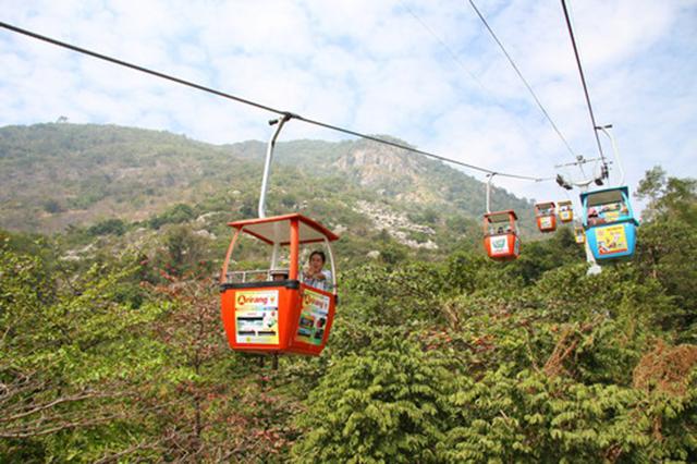 Cáp treo lên núi Bà Đen