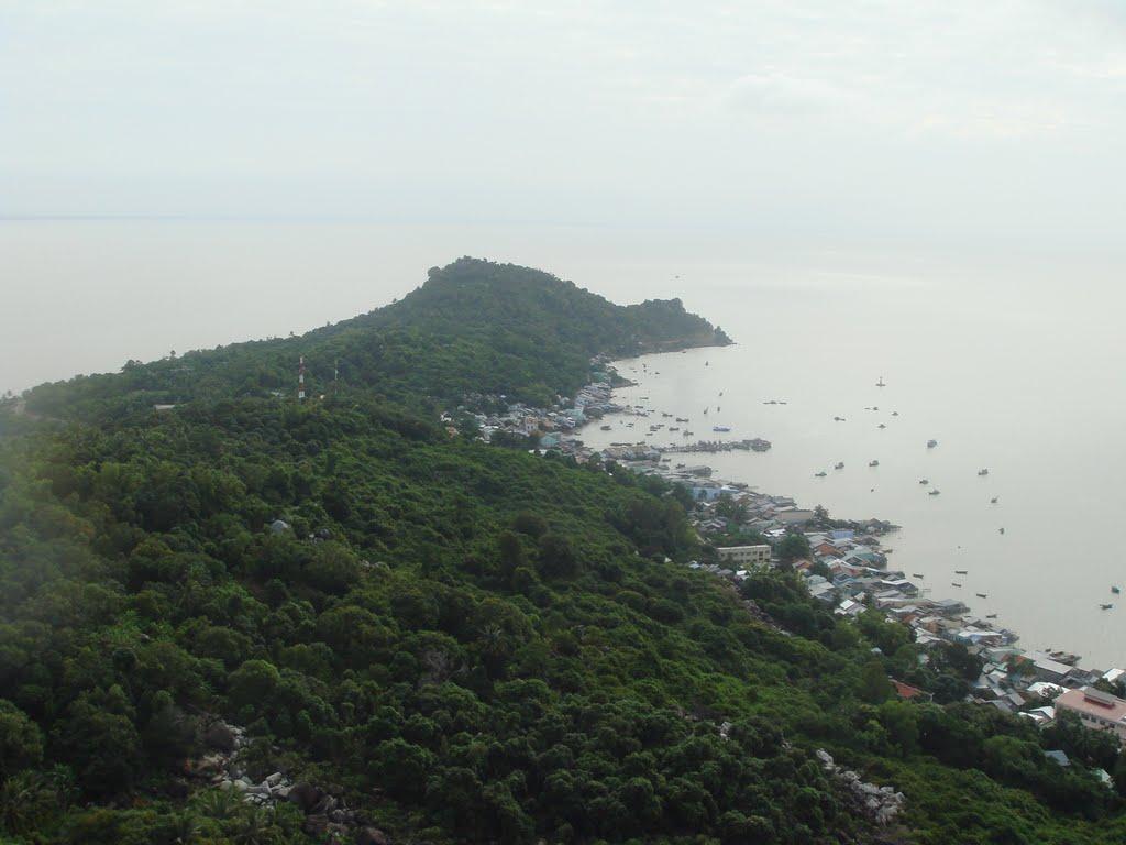Toàn cảnh hòn Tre. Ảnh: vuphan