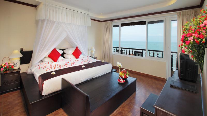 Phòng nghỉ với tầm nhìn đẹp về phía biển.