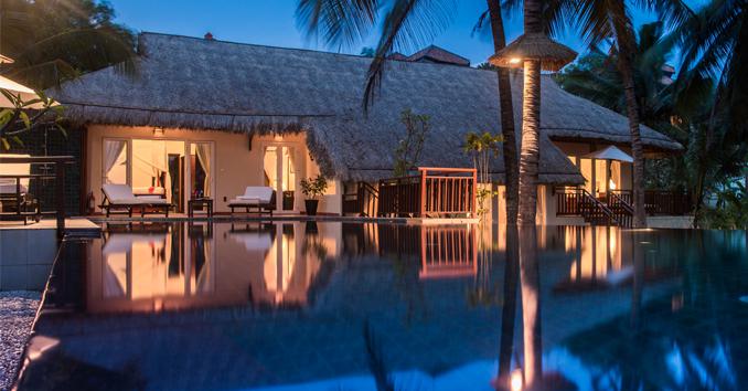 Victoria Phan Thiết Beach Resort & Spa được xây dựng theo phong cách đậm nét truyền thống với những ngôi nhà gỗ mái tranh mộc mạc. 