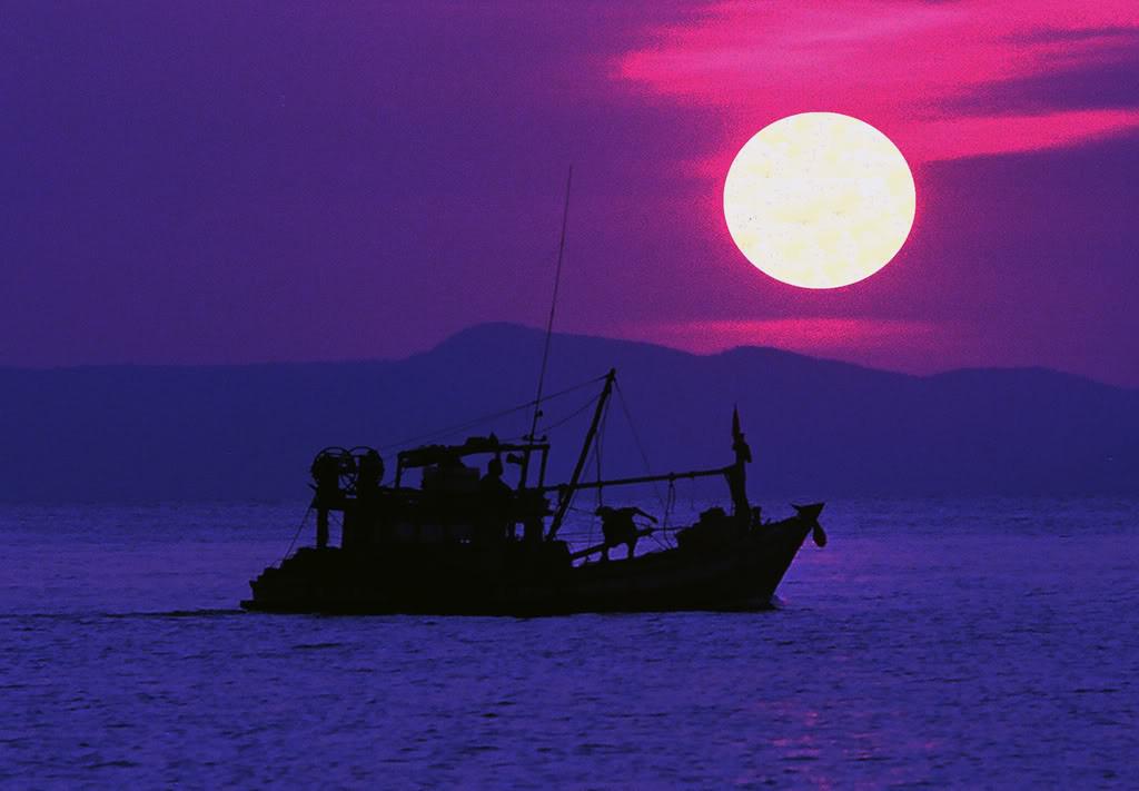 Ánh chiều tím trên đảo. Ảnh: vnphoto.net