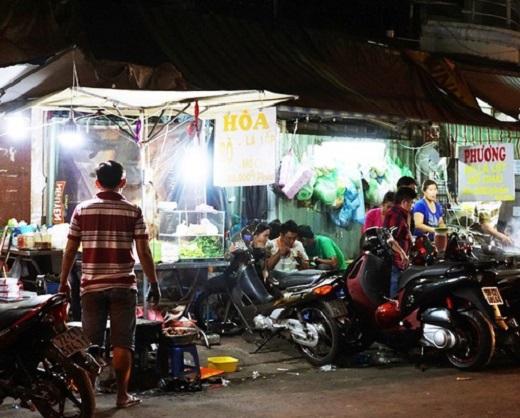 Khu ăn uống Cô Giang luôn tấp nập khi đêm về. (Ảnh: Internet)