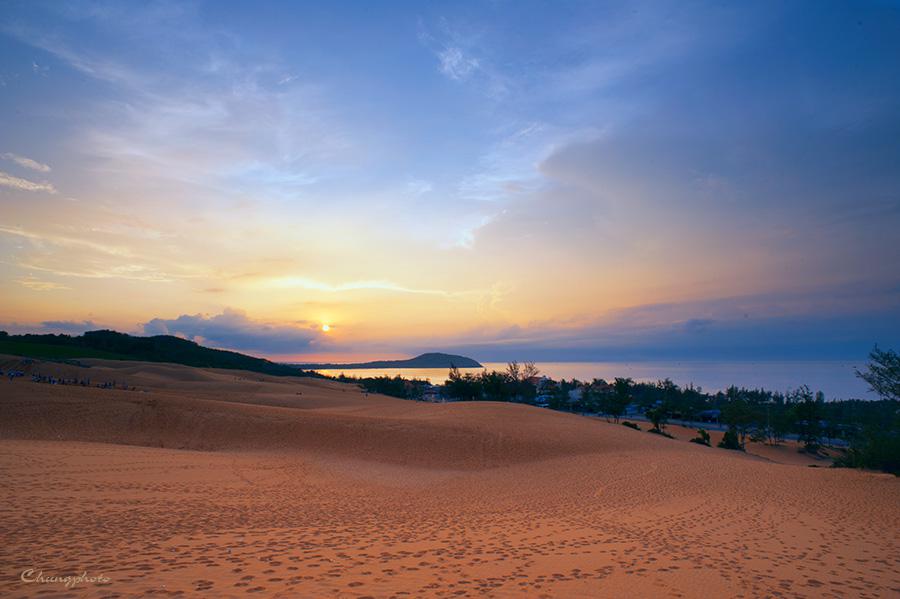 Bình minh trên Hòn Rơm. Ảnh: chungphoto2011