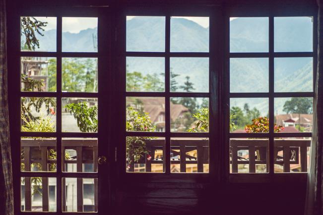 Tầm nhìn xinh đẹp từ phòng nghỉ của khu nghỉ dưỡng. Ảnh: victoriahotels.asia