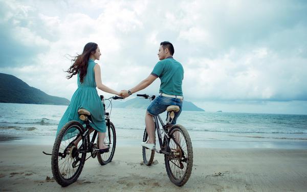 Cùng nhau thỏa thích khám phá các hòn đảo đẹp đáng kinh ngạc của Vịnh Hạ Long. Ảnh: ST