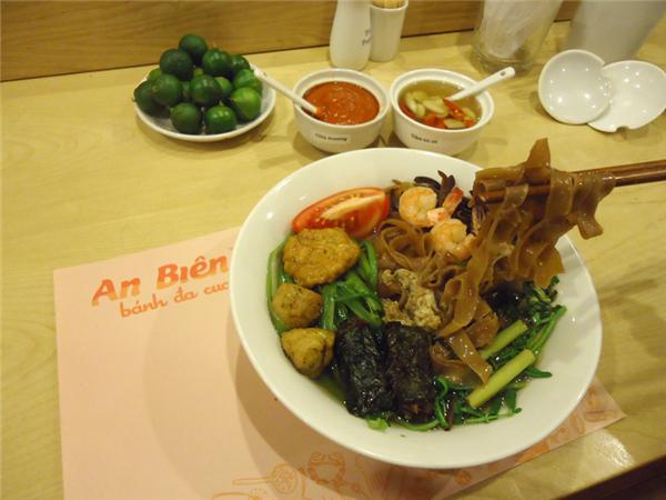 Mặc dù giá ở đây có hơi cao so với nhiều nơi khác nhưng ai ăn rồi cũng phải “gật gù” là “đáng đồng tiền bát gạo”. (Ảnh: Internet)