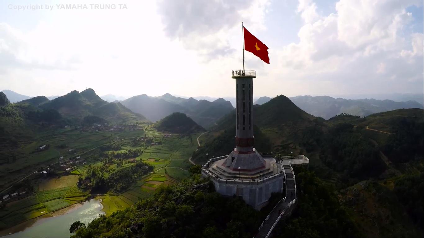 Cột cờ Lũng Cú, Hà Giang. Ảnh: cắt từ clip