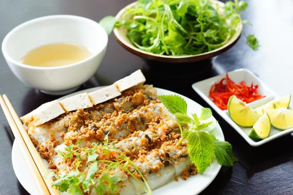 40.000 đồng cho một suất bánh cuốn đầy đặn mang hương vị cực kì lôi cuốn. (Ảnh: Internet)