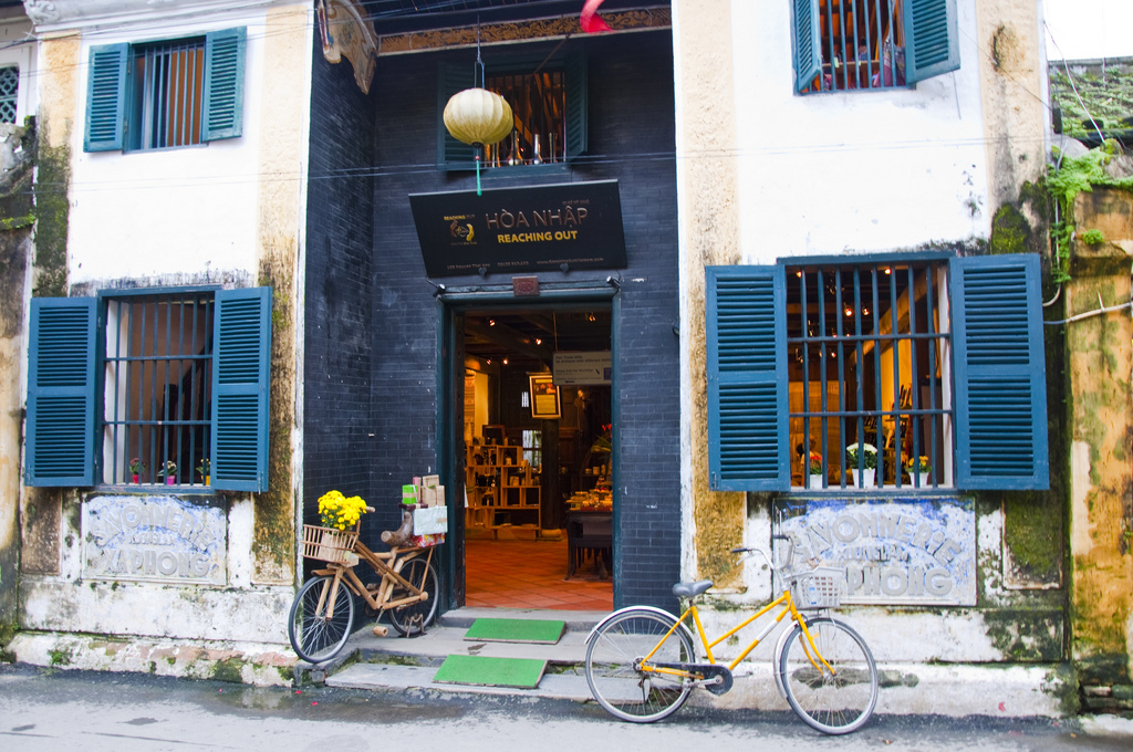 Không gian quán nhìn từ bên ngoài. Ảnh: Wing, Tiam Ming Lee