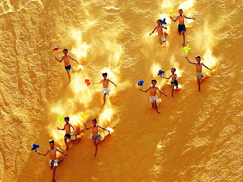 Đồi cát bay. Ảnh: SGNews