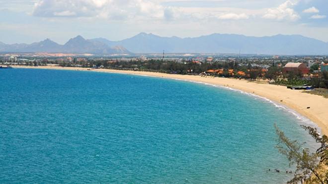 Đường cong tuyệt đẹp của Ninh Chữ. Ảnh: Vietnamvisa-easy.