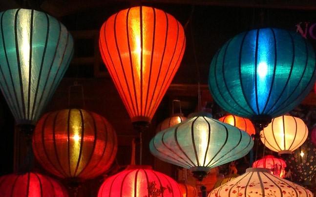 Đèn lồng phố cổ Hội An. Ảnh: Jugal R. Purohit.