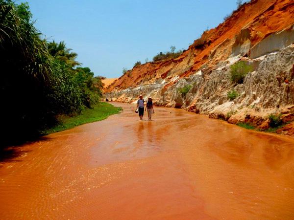 Suối Tiên được ví như chốn bồng lai tiên cảnh.