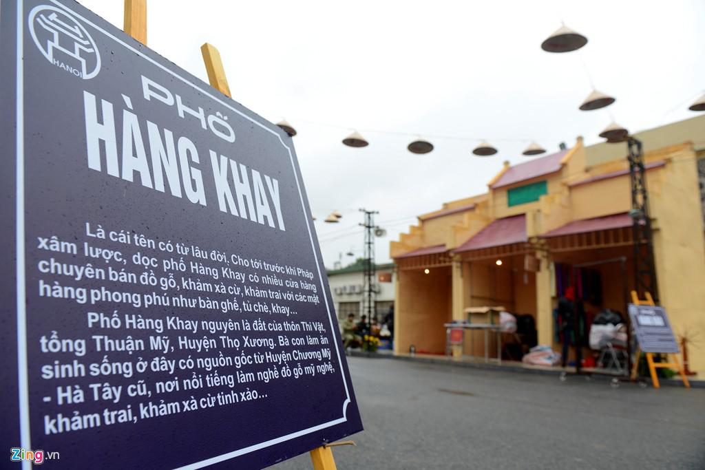 Các con phố cổ được dựng lên như thật với thông tin và các gian hàng đặc trưng của phố nghề Hà Nội xưa.