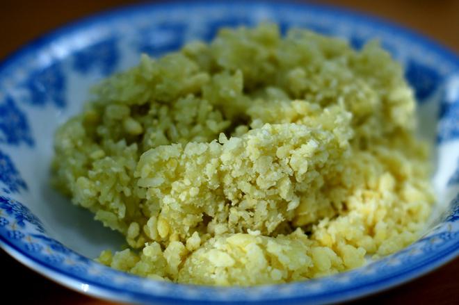 Xôi vò có thể ăn riêng hoặc cũng có thể dùng kèm với cơm rượu.