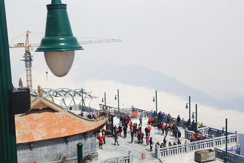 Quang cảnh ga đến nhìn từ trên cao