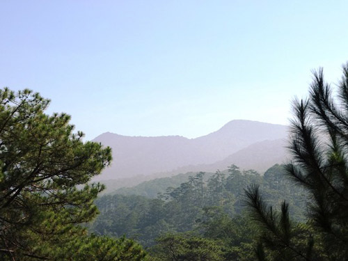 Đỉnh núi Bidoup, cao 2.287m, cao nhất cao nguyên Lâm Viên