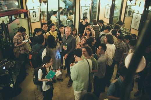 Và có cả những góc nhộn nhịp, tràn ngập hơi thở của sự đa văn hóa, đa sắc tộc. (Ảnh: Võ Hà Thảo)