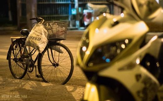 Giàu và nghèo. (Ảnh: Võ Hà Thảo)