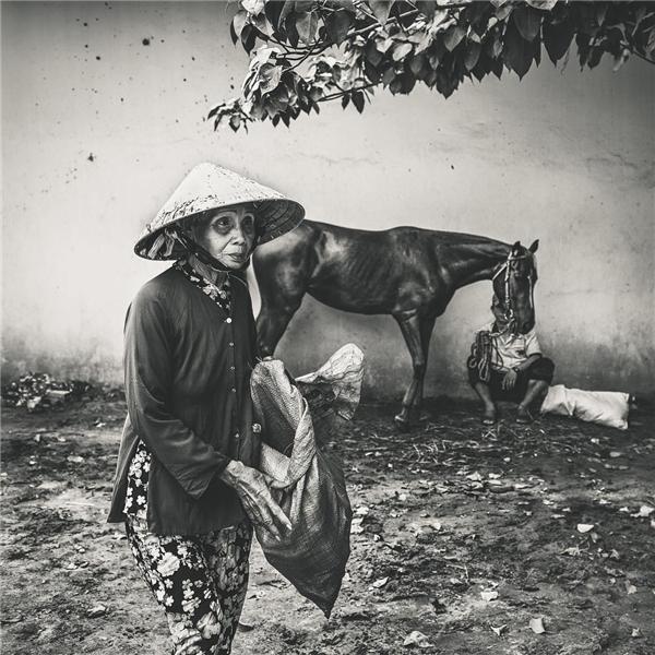 ... dẫu lặng lẽ, dẫu gian khó nhưng với họ, sống là không đầu hàng số phận. (Ảnh: IG @quinnryanmattingly)