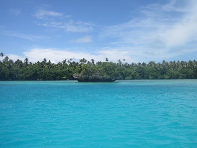 Chỉ có 17 trong số 62 đảo của Tonga's Ha'apai có người sinh sống, với làn nước trong xanh và những rạn san hô rực rỡ.