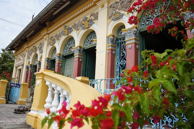 Không gian của ngôi nhà cổ cũng là địa điểm thích hợp để cho "ra đời" những bức ảnh đẹp. Ảnh: vnexpress.net