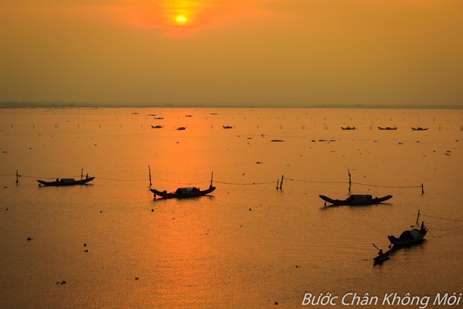 Hoàng hôn trên phá Tam Giang.