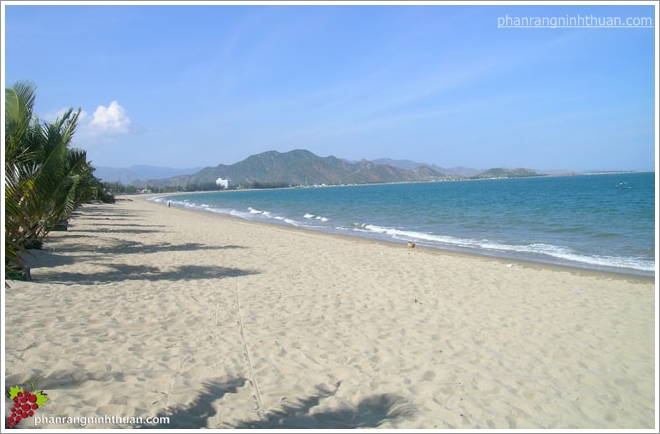 Cà Ná, đầm Nại, biển Ninh Chữ, vịnh Vĩnh Hy, tháp chàm, đồi cát Nam Cương Ảnh: Phanrangninhthuan