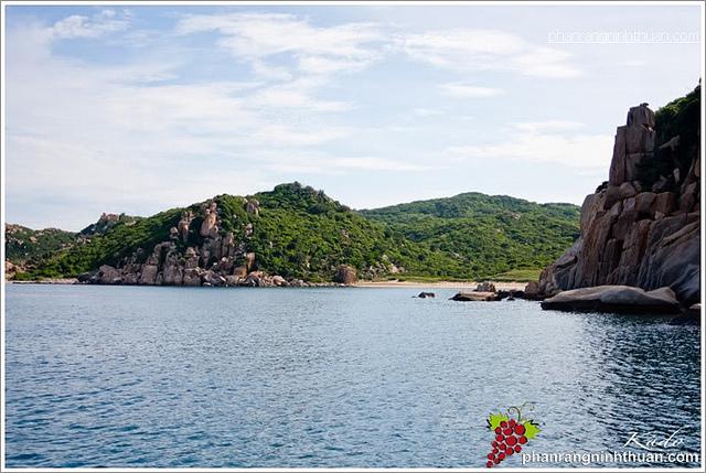 Cà Ná, đầm Nại, biển Ninh Chữ, vịnh Vĩnh Hy, tháp chàm, đồi cát Nam Cương Ảnh: Phanrangbinhthuan