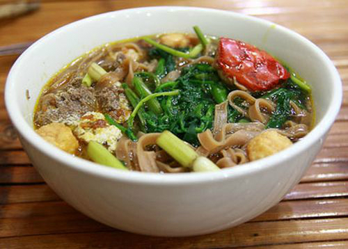 Bánh đa cua Hải Phòng với hương vị thơm ngon có mặt ở nhiều tỉnh thành trên cả nước, tuy nhiên đã bị biến tấu cho hợp khẩu vị. Ảnh: haiphong.gov