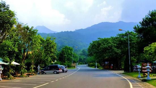 Ba Vì nổi tiếng là vùng đất có những nét đẹp hoang sơ, mang đậm dấu ấn ngàn năm lịch sử.