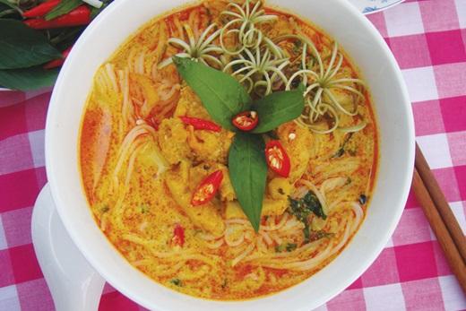 Bấy nhiêu đây món vẫn chưa nói lên hết được tinh túy và cái hồn của ẩm thực xứ An Giang nếu như bạn chưa thử qua món bún nước kèn Châu Đốc. (Nguồn: Internet)