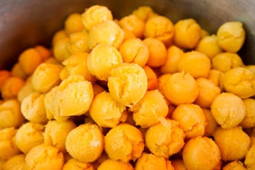 Một chiếc bánh thốt nốt thật chuẩn thì phải có màu vàng tự nhiên, mùi thơm lừng, vị ngọt, béo. (Nguồn: Internet)
