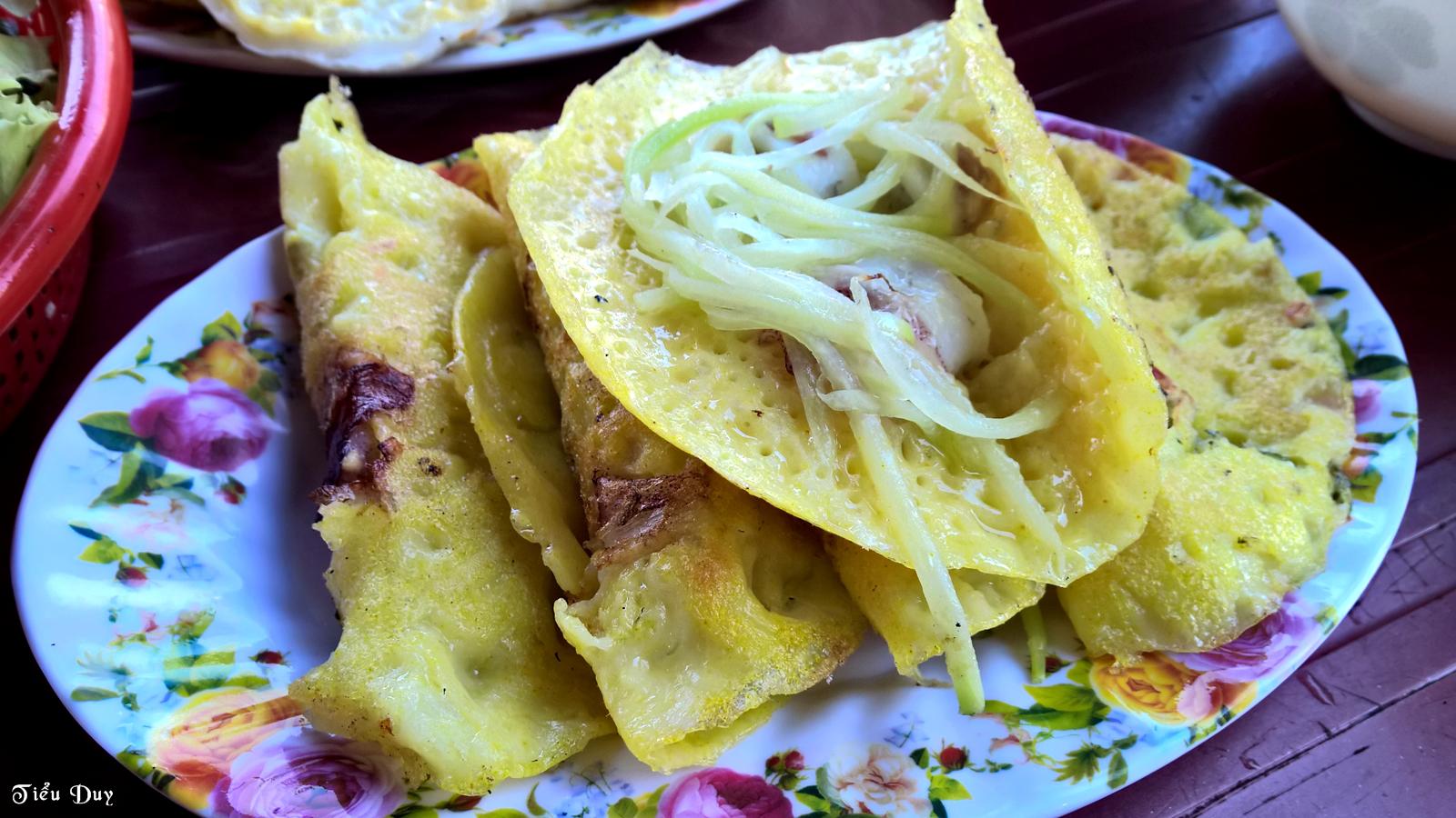 Bánh xèo mực. Ảnh: Tiểu Duy