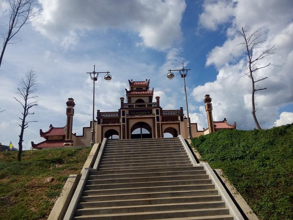 Bậc thềm lên Đàn tế trời. Ảnh: Lê Quỳnh