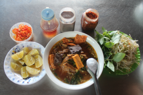 Bún riêu cua có giá 20.000 đồng.