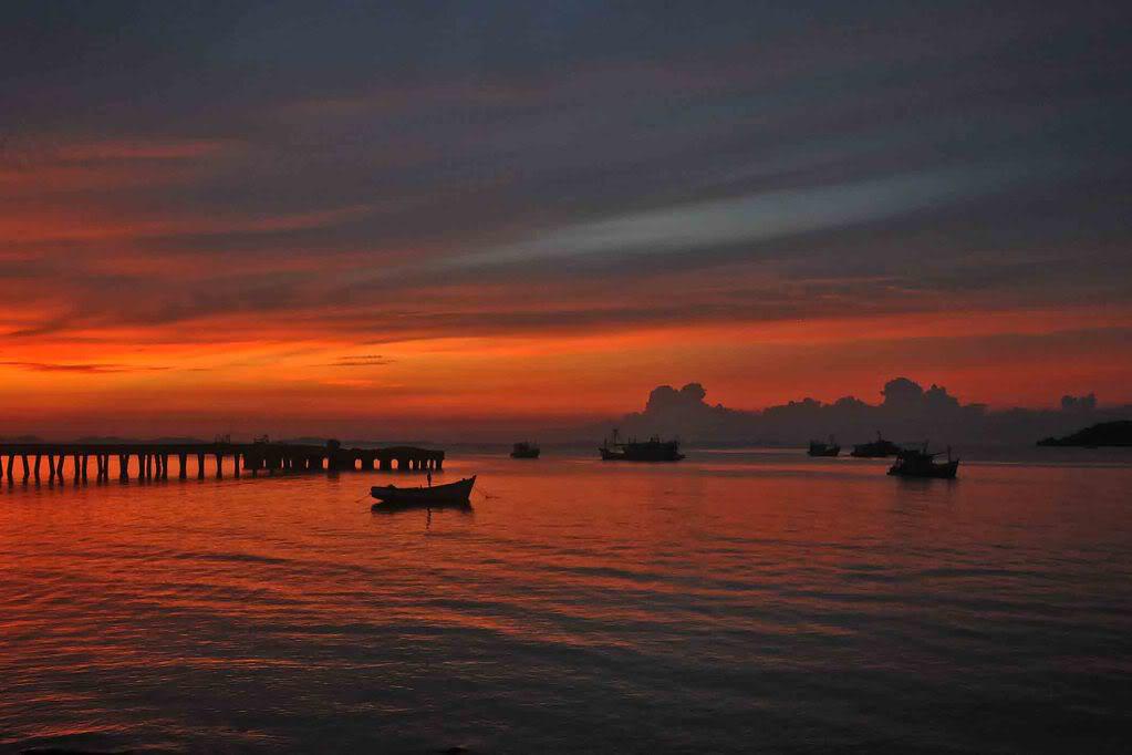 Hoàng hôn trên đảo Hải Tặc. Ảnh: vnphoto.net