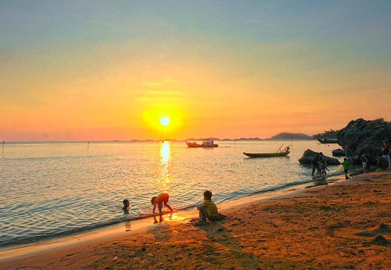 Bình minh trên đảo Hải Tặc. Ảnh: webtretho.com