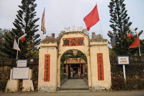 Cổng vào khu lăng mộ Mạc Cửu