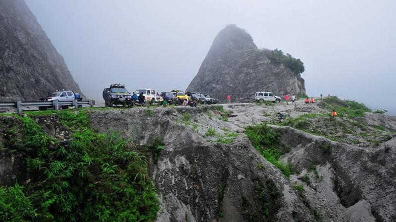 Một góc đường Đèo Thung Khe. Ảnh: hivietnam.ne