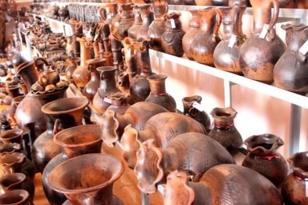 Sản phẩm làm từ gốm. Ảnh: Lệ Trinh.