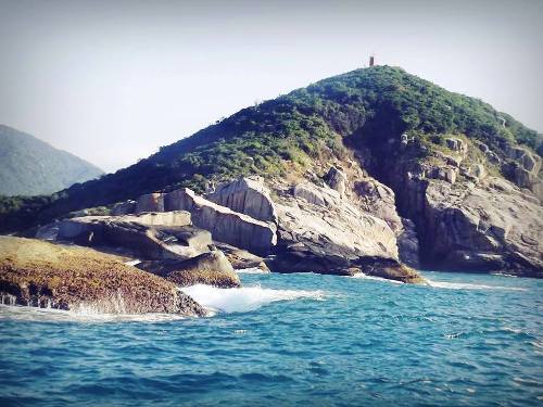 Ngọn hải đăng cao tít, để lên đến ngọn hải đăng bạn sẽ mất kha khá sức. Ảnh: Saru.