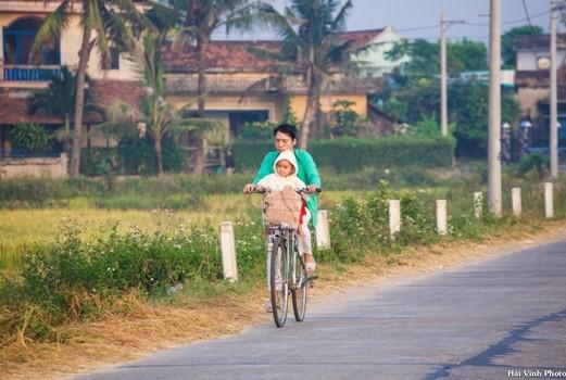Tôi đi ngược ra phía khu vực ngoại thành của Tuy Hòa, đến gần hơn với những thôn quê bình yên nơi đây.