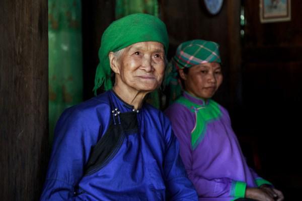Trang phục truyền thống của đồng bào dân tộc Giáy. Ảnh: Buffalotours.com